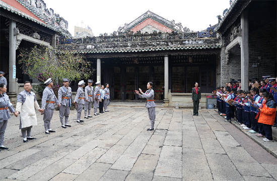 市民解鎖紅色文化新體驗(yàn)。百色起義紀(jì)念園管理中心供圖